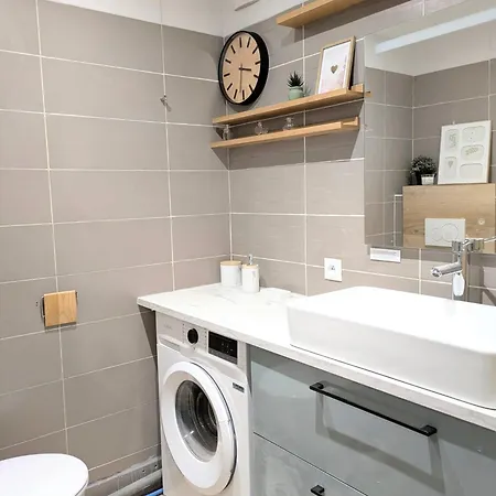 Privees Dans Partage Homestay *