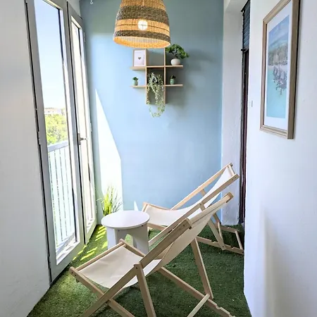 Privees Dans Partage Homestay *